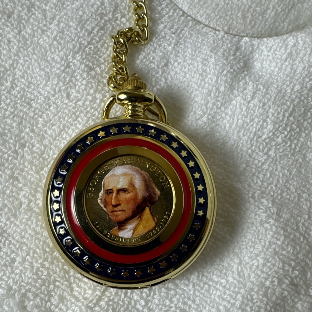 Franklin Mint Pocket Watch George Washington  glass dome